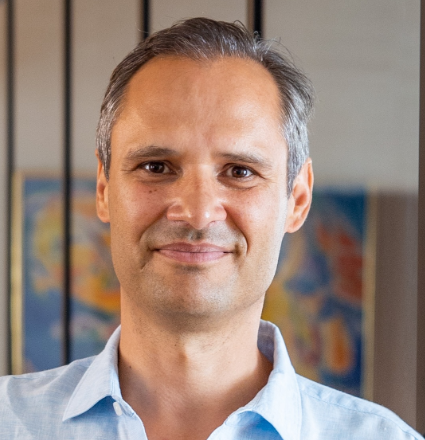 Headshot of Dr. Lars Schmidt